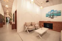 Oasis Dhigurah Hotels in Vakarufalhi