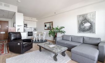 Fabulous 1BR Apt with Sauna & Views