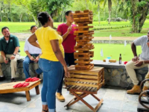 โรอาริง ริเวอร์ รีสอร์ท