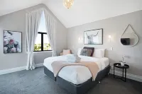 Parnell Vista 2BR Apartment with Seaview Hotell i Parnell