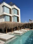 The May Five - Adults Only - con vista mare