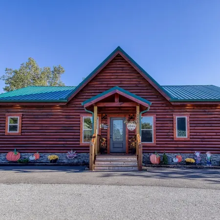 Ern822 - Smoky Oasis - Great Location, Private Indoor Heated Pool! Cabin