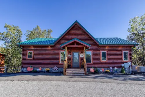 Ern822 - Smoky Oasis - Great Location, Private Indoor Heated Pool! Cabin