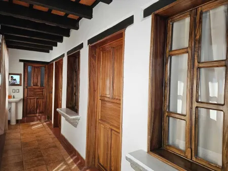 Cozy Colonial Style Azotea Apartments Отели в г. Chimaltenango