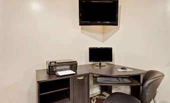Super 8 by Wyndham Louisville Airport