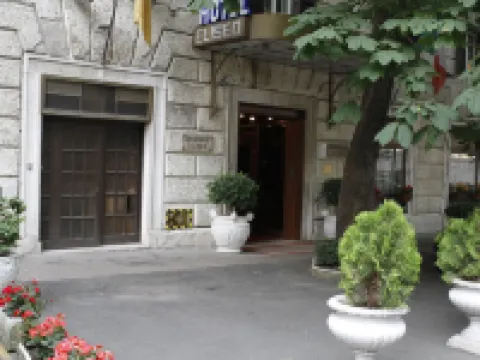Hotel Eliseo Hotels near Trevi Fountain
