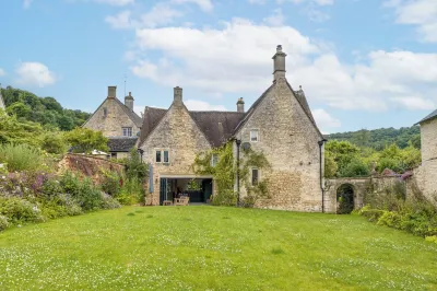 The Mill House - Beautiful 4BD Family Home! Hotel in zona Rodborough Common