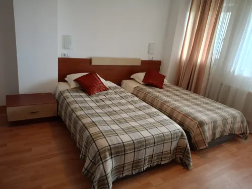 Mountain Paradise 1 - 2 Bedroom - Large Apartment - Hot Tub