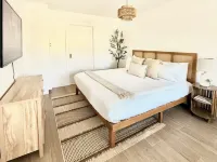 Pool - FirePit - Near South Beach -Wynwood -Design District 北邁阿密當代美術館附近的飯店