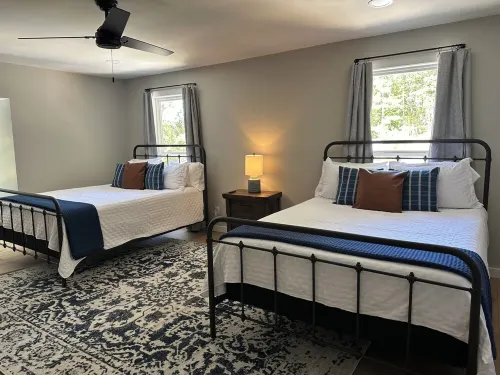 NEW Charming 3-bedroom house on Smith Lake.