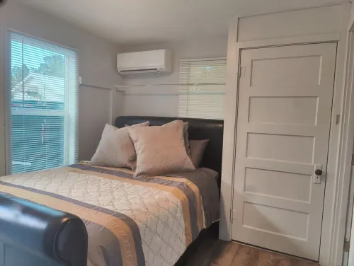 Cozy 1-bedroom apartment with WiFi, AC in lovely Truth or Consequences