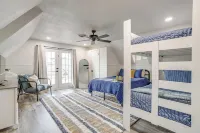 Updated 4BR Lakefront w/ Hot Tub, Dock & Fire Pit