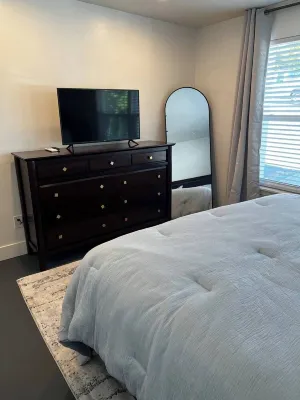 Downtown Auburn Gem Avantgarden附近的飯店