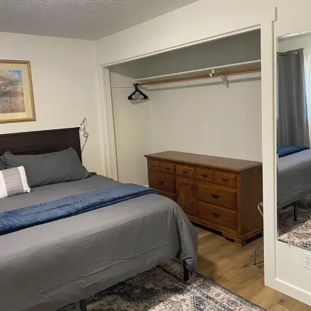 Verda Lane Villa Keizer, Oregon Отели в г. Кейзер