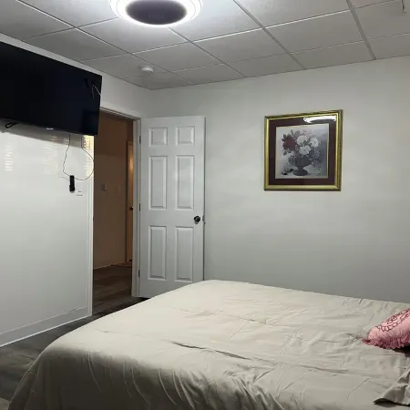 Cozy 2-bedroom basement apartment in charming Memphis IN. with WiFi, office area