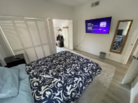 Large 6-bedroom house w/jacuzzi in lovely Monterey Park Hotels near Fatman Ding Plaza