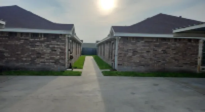 靠近大學的兩卧室公寓