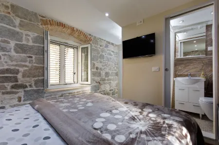 Luxury Authentic Studio Split Old-Town Отели в г. Сплит