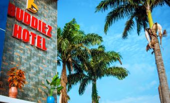 Buddiez Hotel & Resort