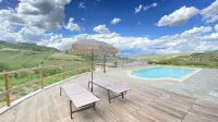 Le Cornici - Cascina di Charme Hotels in Benevello