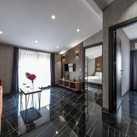 Mrt Suites Lara Отели рядом с достопримечательностью «Пляж Кадрие»