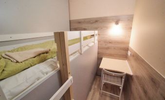 Tokyo Vibes - Hostel with More Privacy, Self Check-IN