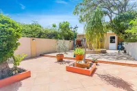Large Villa with View! Private Pool Free Utilities!