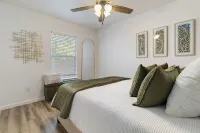 Park Place, Bastrop Beauty