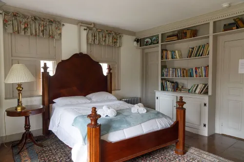 Beautiful Colonial Farm House on a working horse farm!