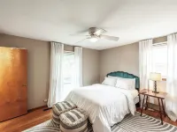 Spacious Home in Quiet Neighborhood - Half Mile from Historic Gallatin Square Hotels in Gallatin