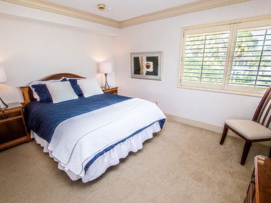 Lake & Golf Views in Saddlebrook Resort. 2 Bed/2Bath