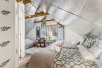 Breathtaking Applegate River Home Retreat<br>~ Newly Remodeled Home
