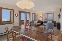 Maple at Lake Bluff Preserve-Spectacular Lake Michigan Views-Sleeps 12