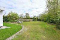 Bungalow in Eureka with Spacious Garden