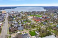 Luxury Lake Geneva Home  7 Beds - 4-Star