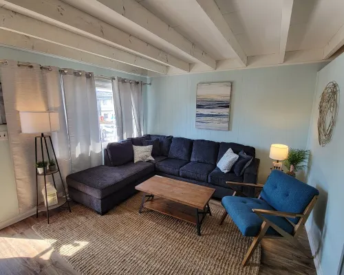 Best 1 Bedroom in SIC! 1 Block to the Beach.. A+ location .. Walk to Everything! 海島城酒店