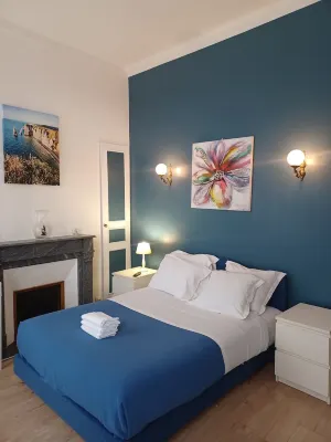 Perle D'azur: Appartement de 56 m2, Charme Avec Plafonds Majestueux, à Grasse" - 2 étoiles