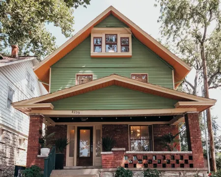 Westport Central w/ King Beds Mins to 39th St and Plaza