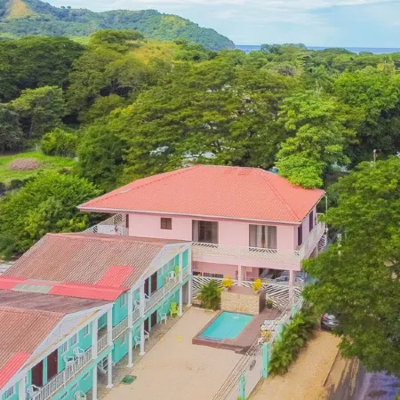 Cococabana3 newly renovated 1BR/1BA apar in downtown Coco, 5 min walk to beach.