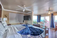 Luxurious Beachfront house on the water, Private Jacuzzi, Sauna, Grill, Firepit