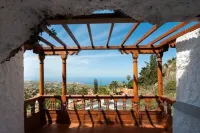 El Balcon: Charm, Design and Light