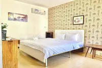 Dolphin Bay Resort