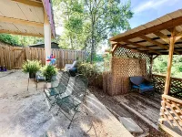 Get off-grid at lakefront Cabin at Sawmill Branch