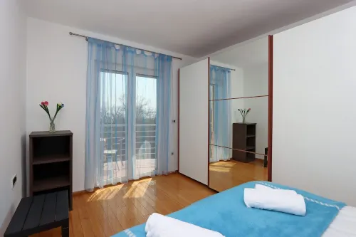 Starry Night - Extra big bed, big bathtub, private parking, sea view, 2 rooms