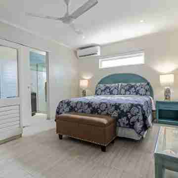 Luxury Modern Villa-Pool, Ocean View Deck, In/Outdoor Kitchen, 5min to the beach Rooms