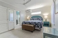 Luxury Modern Villa-Pool, Ocean View Deck, In/Outdoor Kitchen, 5min to the beach