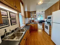 Clayton Savings Bank - One Block To Might Mississippi River! Các khách sạn ở Clayton County