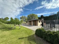 Hazelnut Farm Vacation Cottage