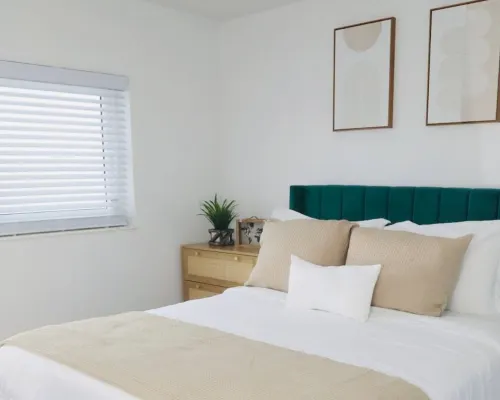 Two Bedroom Condo mins from beach Hotels in Freeport