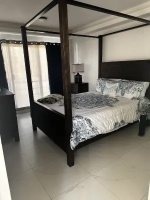 New Rosarito  Beach Private Getaway. Minutes from Downtown Rosarito. Family fun! Hotels near PACO'S GALLERY